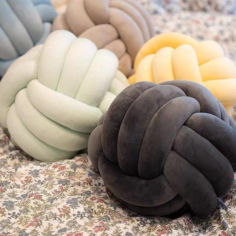 Knot Pillow